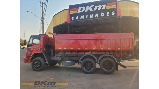 Cargo 2422 E 2011 caçamba de 12 m3 