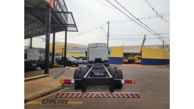 M.Benz/Atego 2430 manual 2021 completo 6x2