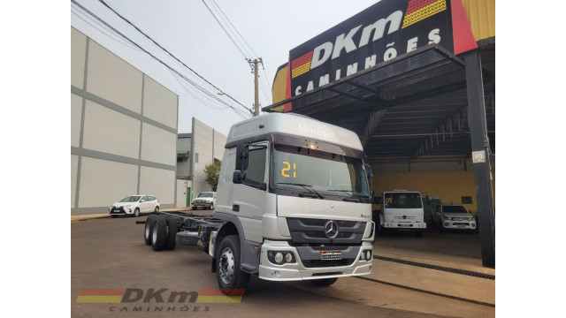 M.Benz/Atego 2430 manual 2021 completo 6x2