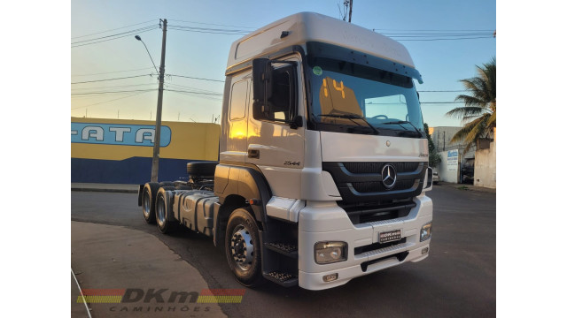 M.Benz Axor 2544 S ano 2014 automatico 6x2 completo