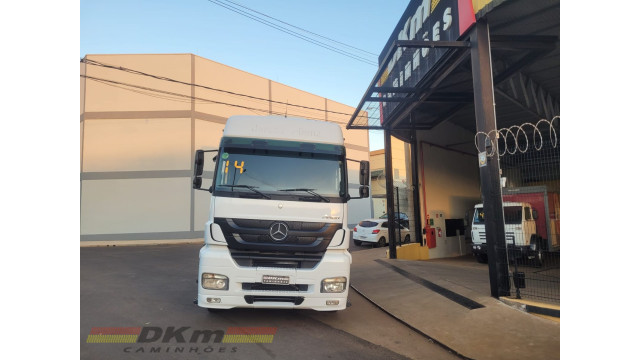 M.Benz Axor 2544 S ano 2014 automatico 6x2 completo