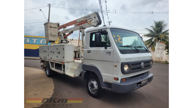 VW 8,150 E cummins 2012 c/cesto aéreo terex