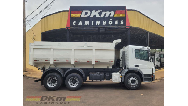 M.Benz 1729 ano 2014 caçamba de 12 m3 Facchini 6x2