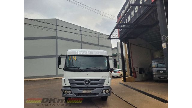 M.Benz 1729 ano 2014 caçamba de 12 m3 Facchini 6x2