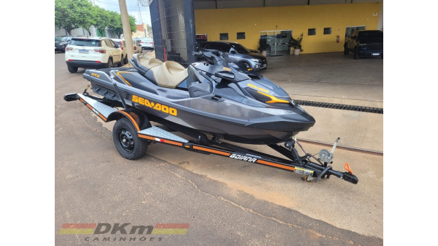 Jet Ski SeaDoo GTX 230 ano 2023 (22 horas) c/ carreta